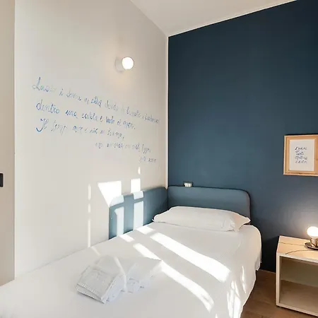 Accogliente Singola Con Balcone A 500 Mt Dal Mare 3*